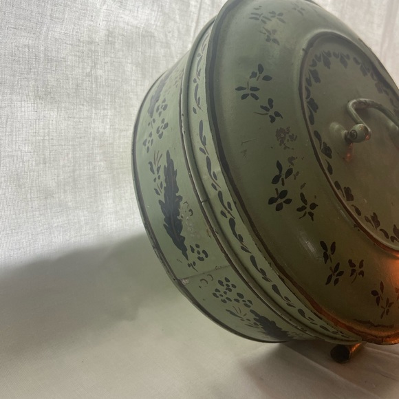 Vintage green tin with lid - Picture 4 of 8